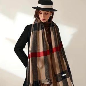 Boutique classic Plaid oversized scarf NWT